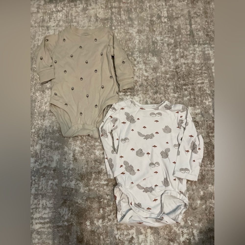 Carter's Beige and White Baby Bodysuit Set size 6M